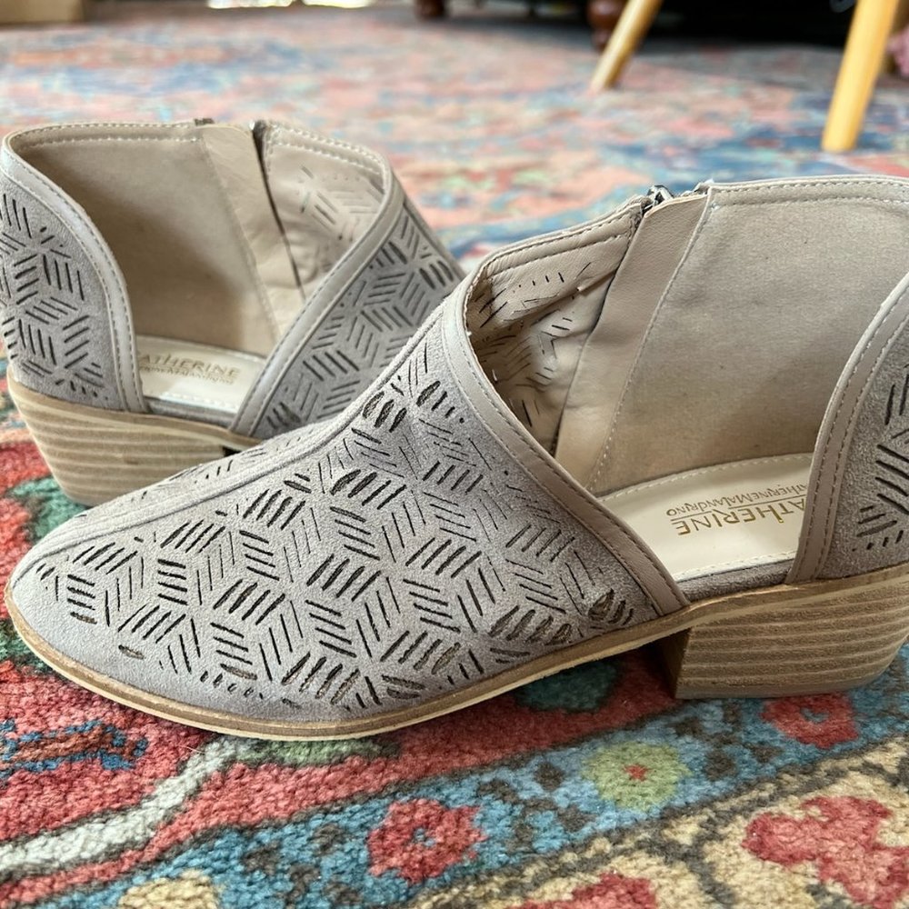 BRAND NEW! Catherine Malandrino Booties Size 7.5